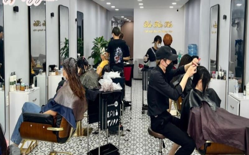 Bắc Trần Tiến Salon